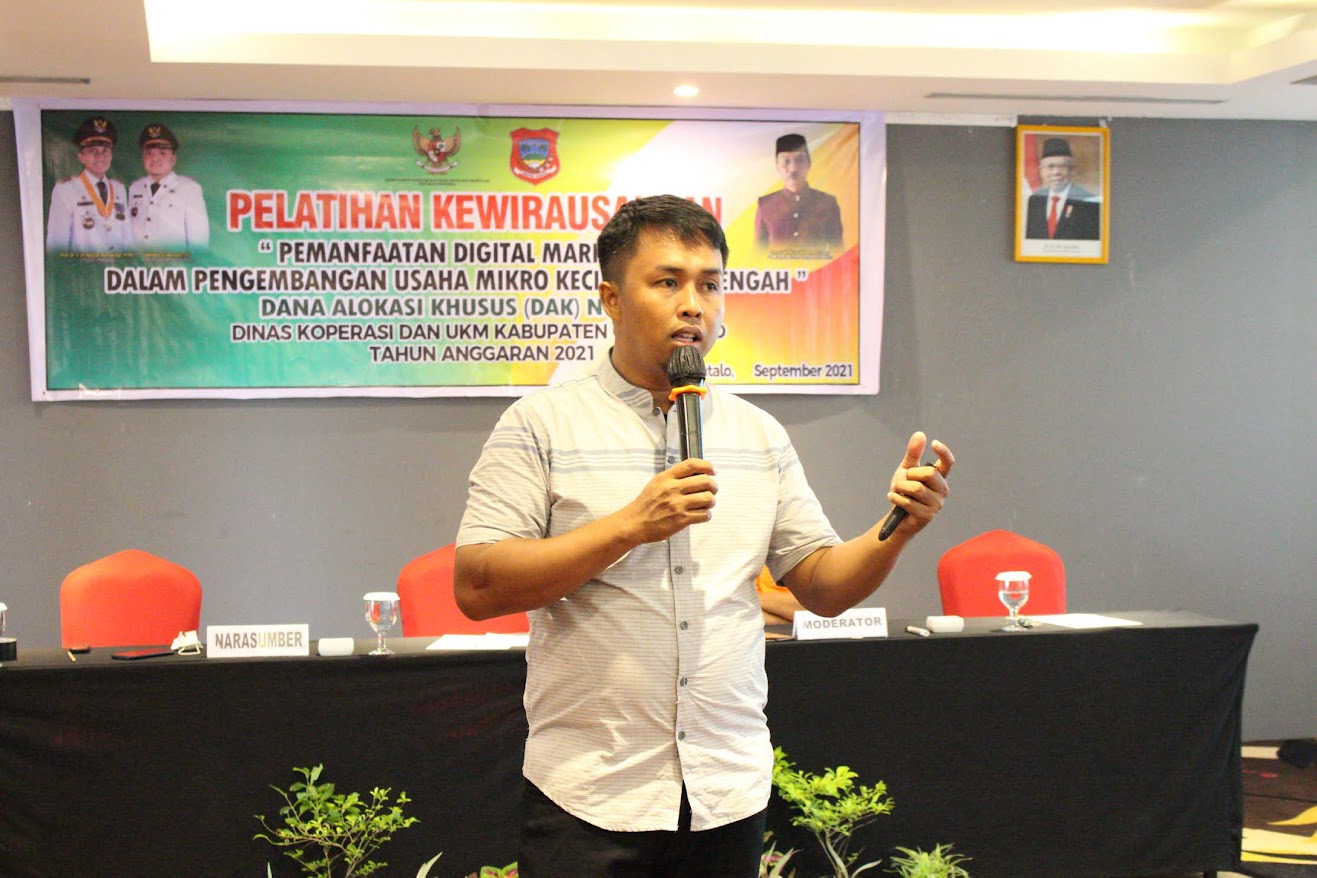 Pelatihan Kewirausahaan Pemanfaatan Digital Marketing Dinas Koperasi dan UKM Kabupaten Gorontalo