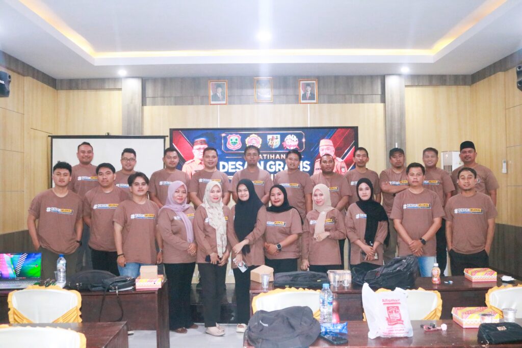 foto bersama para pemuda Kabupaten Gorontalo dalam menguasai teknologi desain grafis berbasis AI di Aula Kantor Desa Pilolalenga.